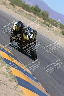 media/Oct-01-2023-SoCal Trackdays (Sun) [[4c570cc352]]/Turn 7 Inside (11am)/